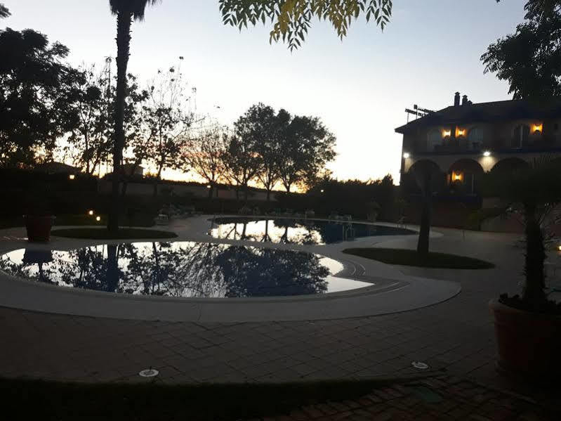 Hotel Fuente Las Piedras قبرة المظهر الخارجي الصورة