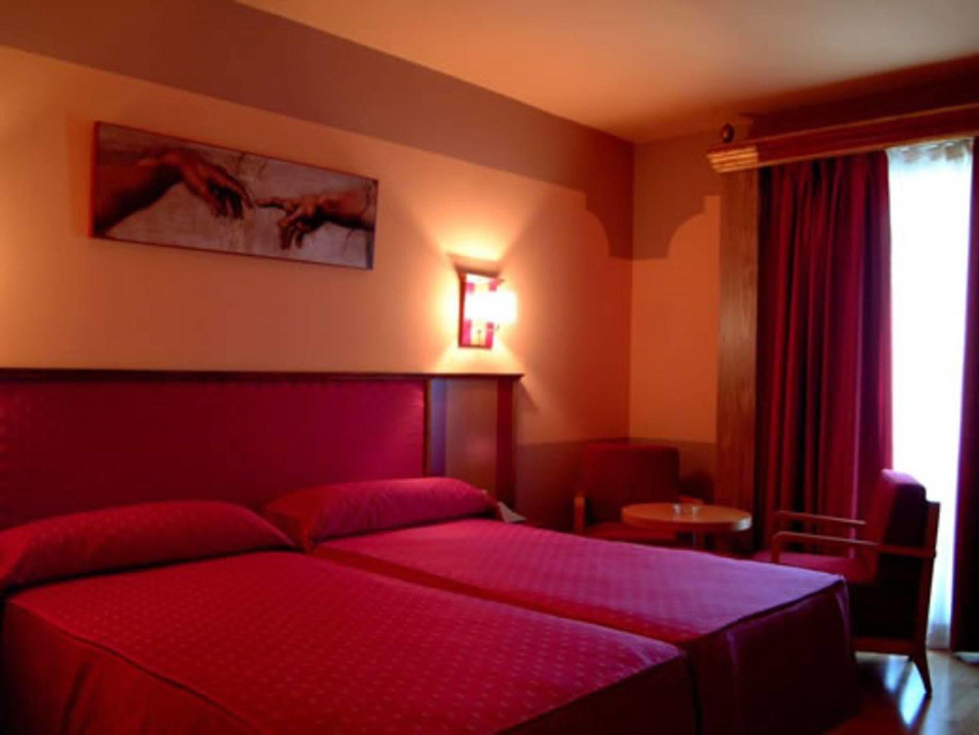 Hotel Fuente Las Piedras قبرة المظهر الخارجي الصورة